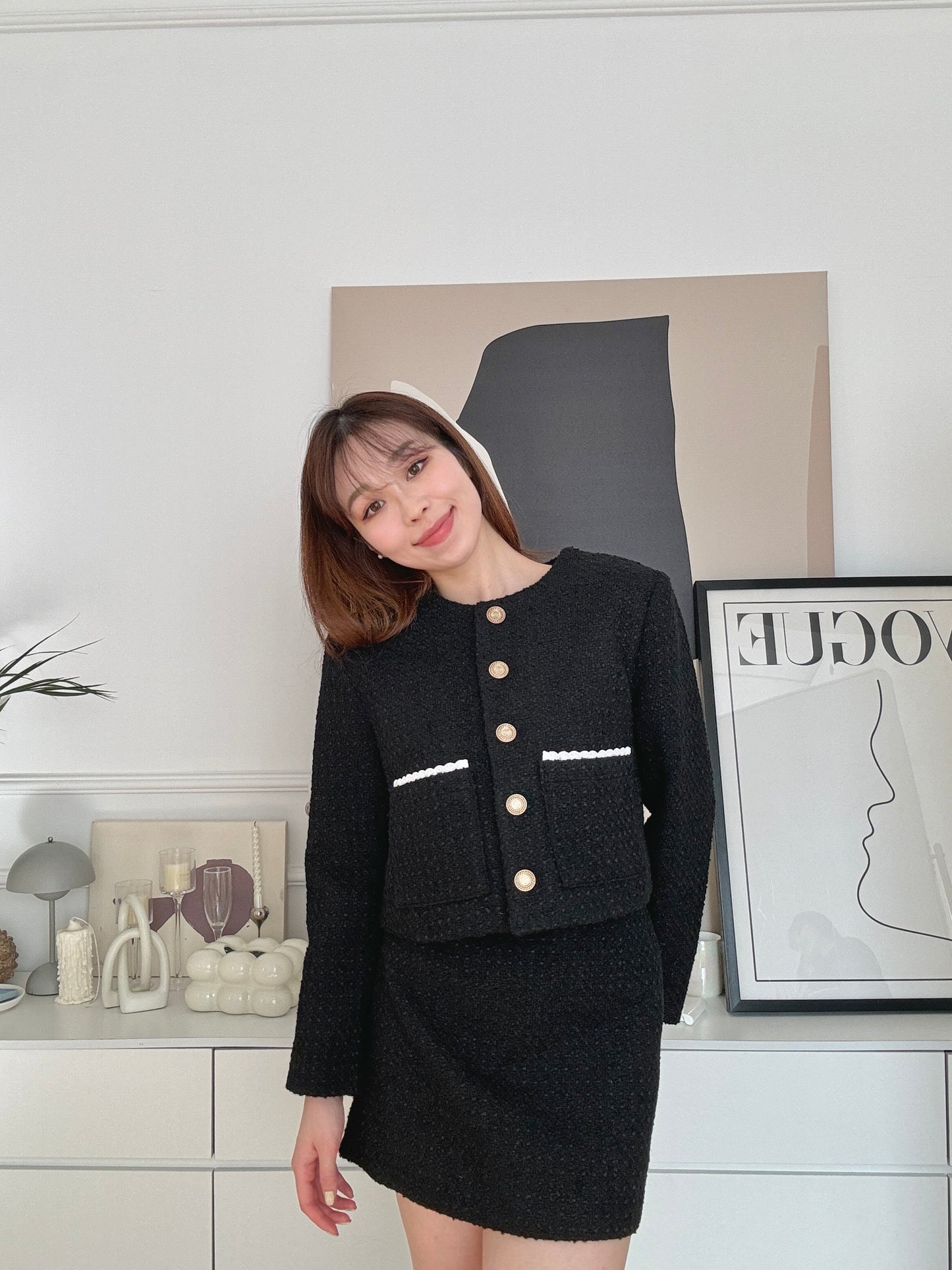 Chic jacket with gold button